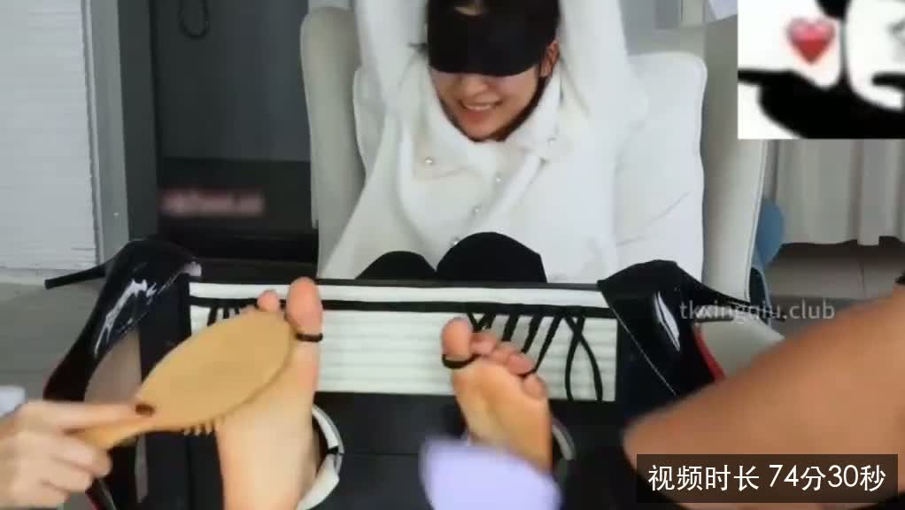 卡卡罗特足枷TK母女