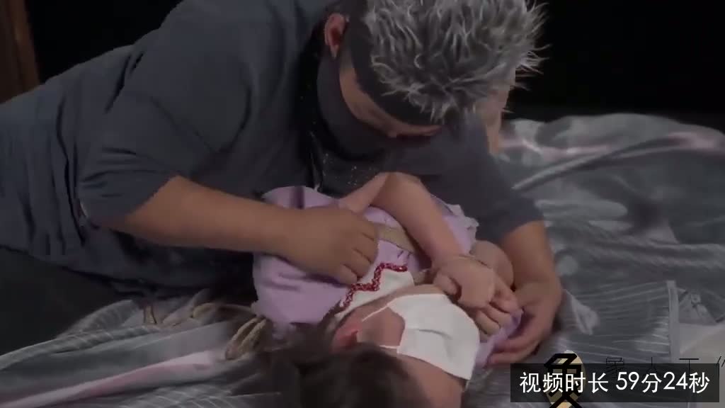 【象人】萝莉小轩厚白丝M折腿TK